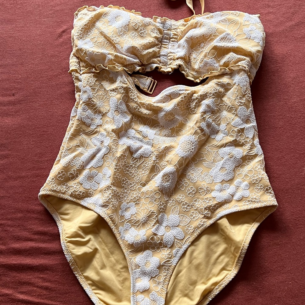 Aerie one piece swimsuit, worn once.